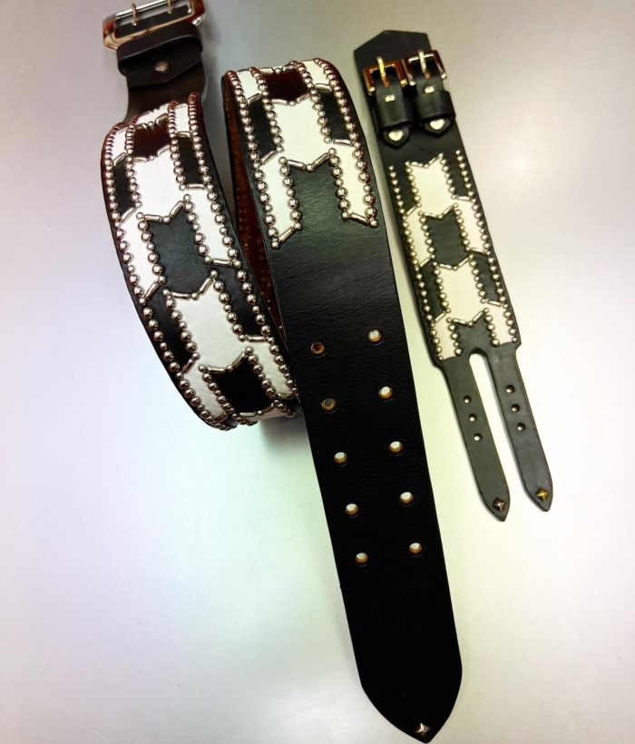 ・☆Houndstooth☆・・・☆50mm☆・☆Wristband☆・☆Belt☆・・・☆千鳥格子☆・・・・・☆今週も本日と明日の営業になります☆・ #original #leather #accessories #keyholder #wristband #bracelet #belt #wallet #studs #houndstooth #monotone #handmade #kagoshima #dog #dogcollar #rock #rocknroll #fashion #アクセサリー #キーホルダー　 #リストバンド #ベルト　 #財布　 #スタッズ　 #カスタム #千鳥格子　　 #ロック　 #モノトーン #ファッション　 #鹿児島